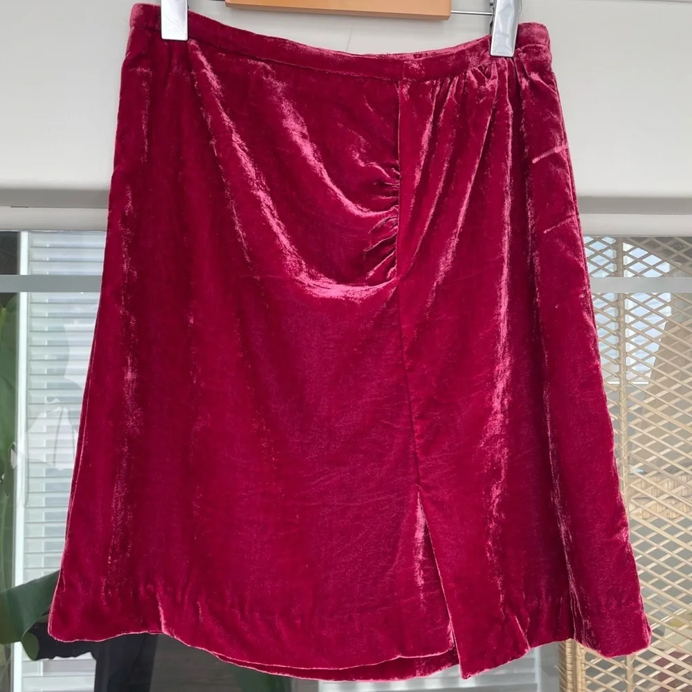 SOLD Anthropologie Velvet Mini Skirt Size 4 Small Medium Red Holiday Festive - Picture 2 of 8